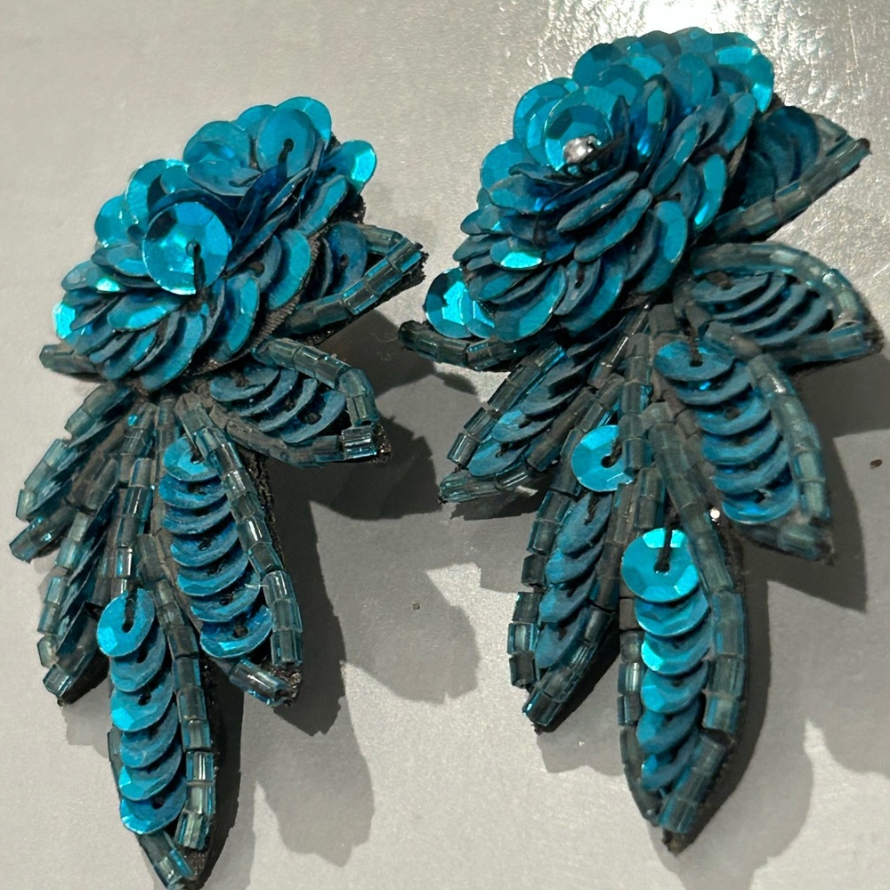 Turquoise Sequin Hand made vintage pierced earring new ( reduced) - Picture 9 of 16